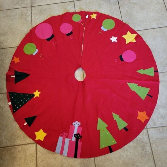 Wool Christmas Tree Skirt with Applied Traditional Christmas Decorations - Picture 1 of 12